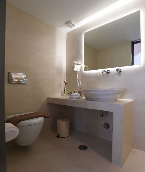 Τρίκλινο Δωμάτιο 9